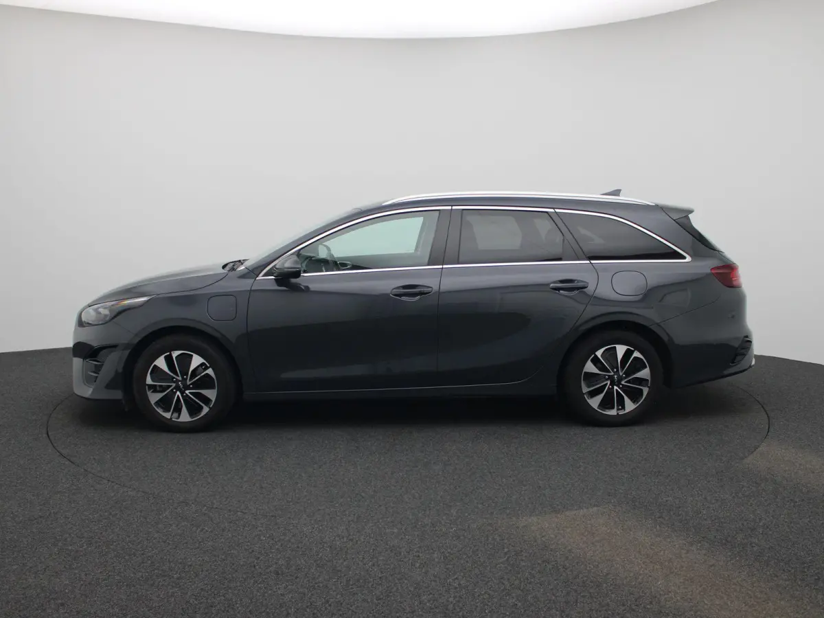 1.6 GDI PHEV DynamicLine | ACC | Achteruitrijcamera | Stoel + Stuurverwarming | Lane Assist | Blindspot | Keyless | Virtual Cockpit |