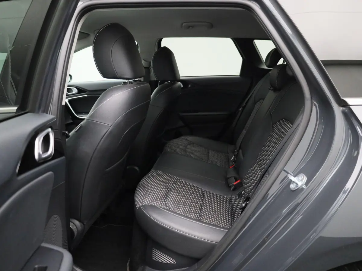 1.6 GDI PHEV DynamicLine | ACC | Achteruitrijcamera | Stoel + Stuurverwarming | Lane Assist | Blindspot | Keyless | Virtual Cockpit |