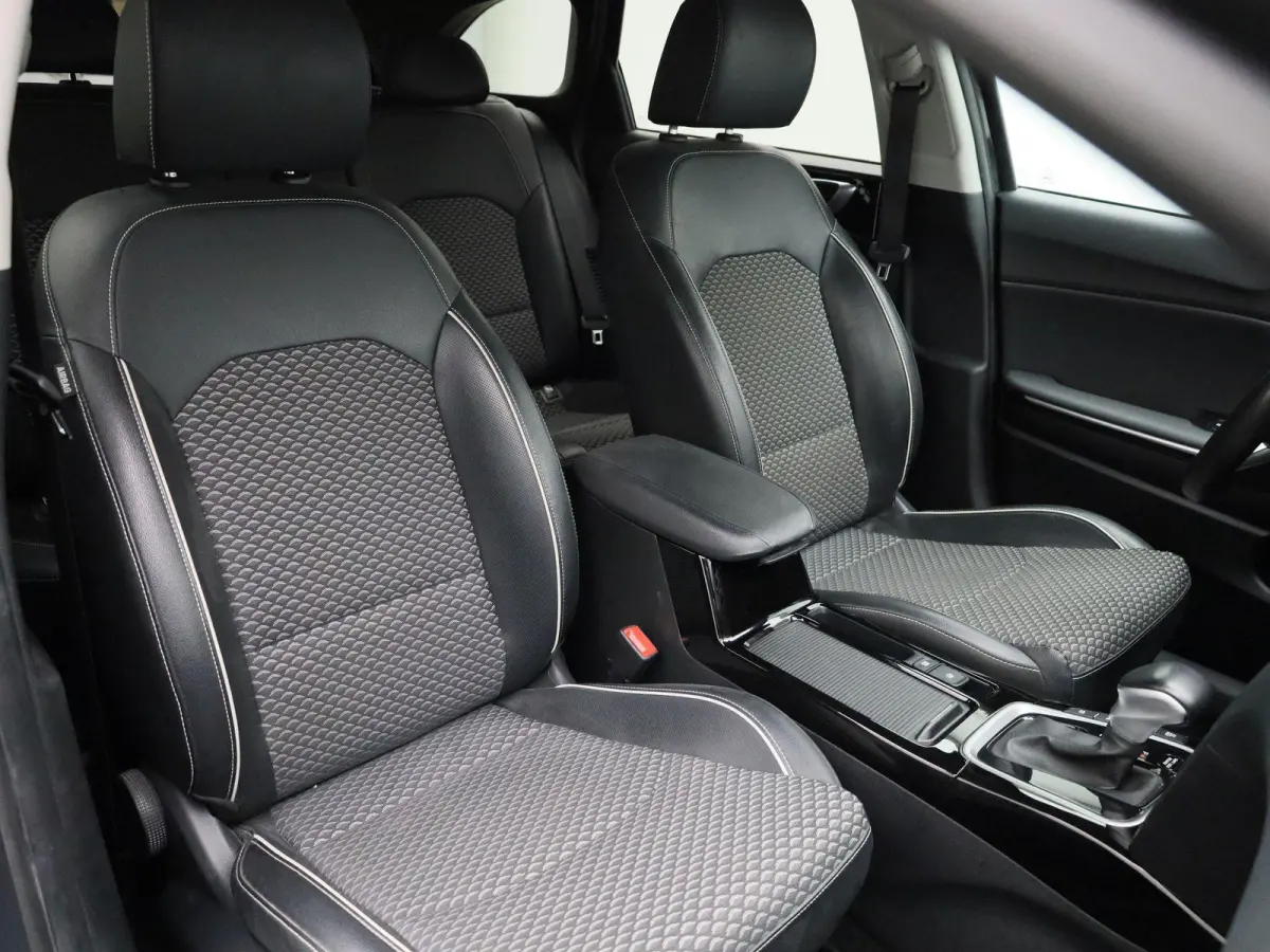 1.6 GDI PHEV DynamicLine | ACC | Achteruitrijcamera | Stoel + Stuurverwarming | Lane Assist | Blindspot | Keyless | Virtual Cockpit |