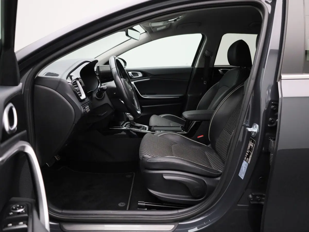 1.6 GDI PHEV DynamicLine | ACC | Achteruitrijcamera | Stoel + Stuurverwarming | Lane Assist | Blindspot | Keyless | Virtual Cockpit |