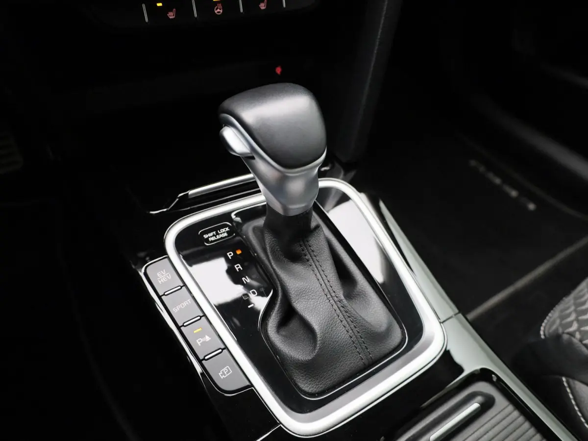 1.6 GDI PHEV DynamicLine | ACC | Achteruitrijcamera | Stoel + Stuurverwarming | Lane Assist | Blindspot | Keyless | Virtual Cockpit |