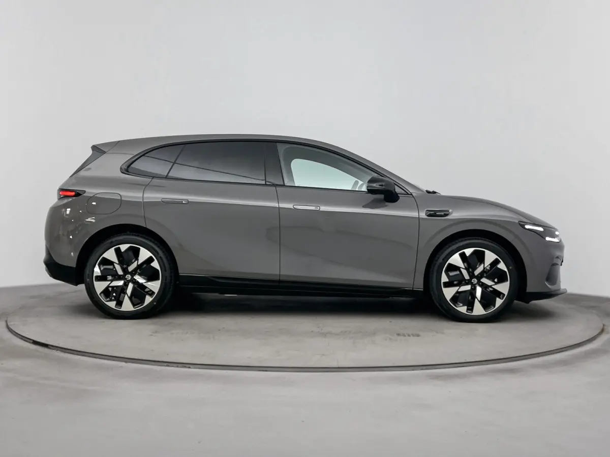 ProMax Design 67.1 kWh 218pk | Nieuw te bestellen | Leverbaar in meerdere kleuren | 481 km wltp actieradius | Navigatie | Panoramadak | 19" lichtmetalen velgen | Kunstlederen bekleding