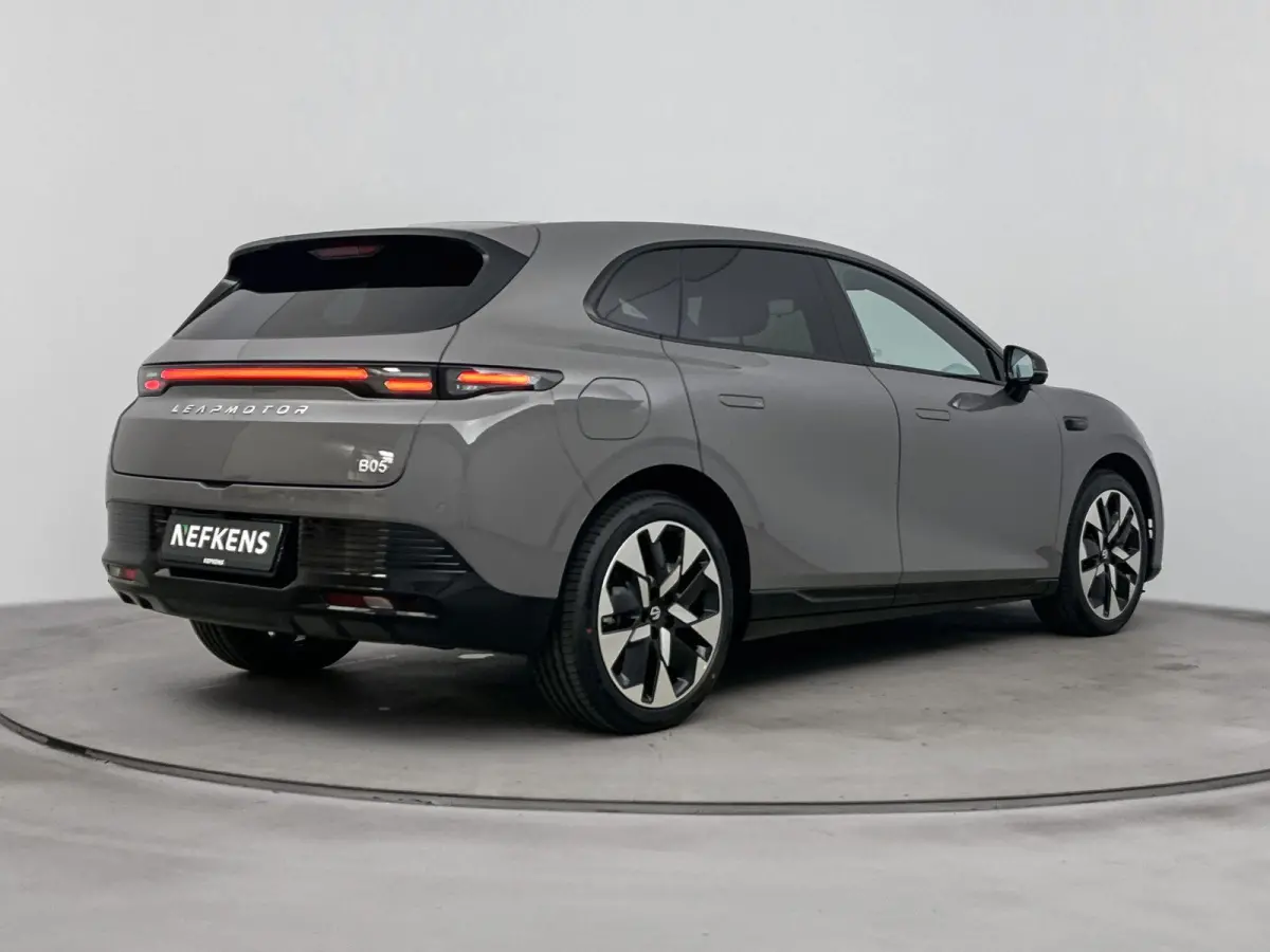 ProMax Design 67.1 kWh 218pk | Nieuw te bestellen | Leverbaar in meerdere kleuren | 481 km wltp actieradius | Navigatie | Panoramadak | 19" lichtmetalen velgen | Kunstlederen bekleding