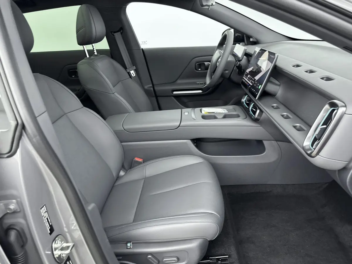 ProMax Design 67.1 kWh 218pk | Nieuw te bestellen | Leverbaar in meerdere kleuren | 481 km wltp actieradius | Navigatie | Panoramadak | 19" lichtmetalen velgen | Kunstlederen bekleding