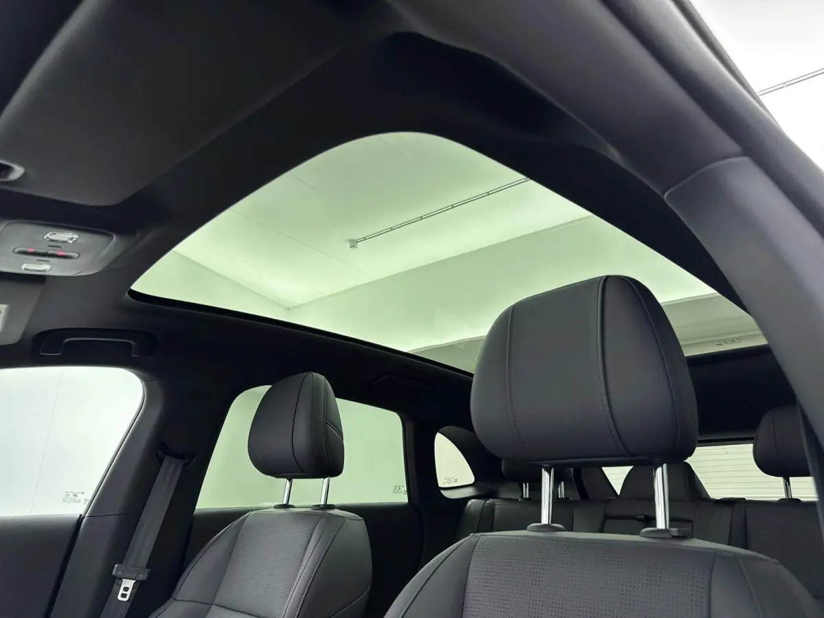 ProMax Design 67.1 kWh 218pk | Nieuw te bestellen | Leverbaar in meerdere kleuren | 481 km wltp actieradius | Navigatie | Panoramadak | 19" lichtmetalen velgen | Kunstlederen bekleding