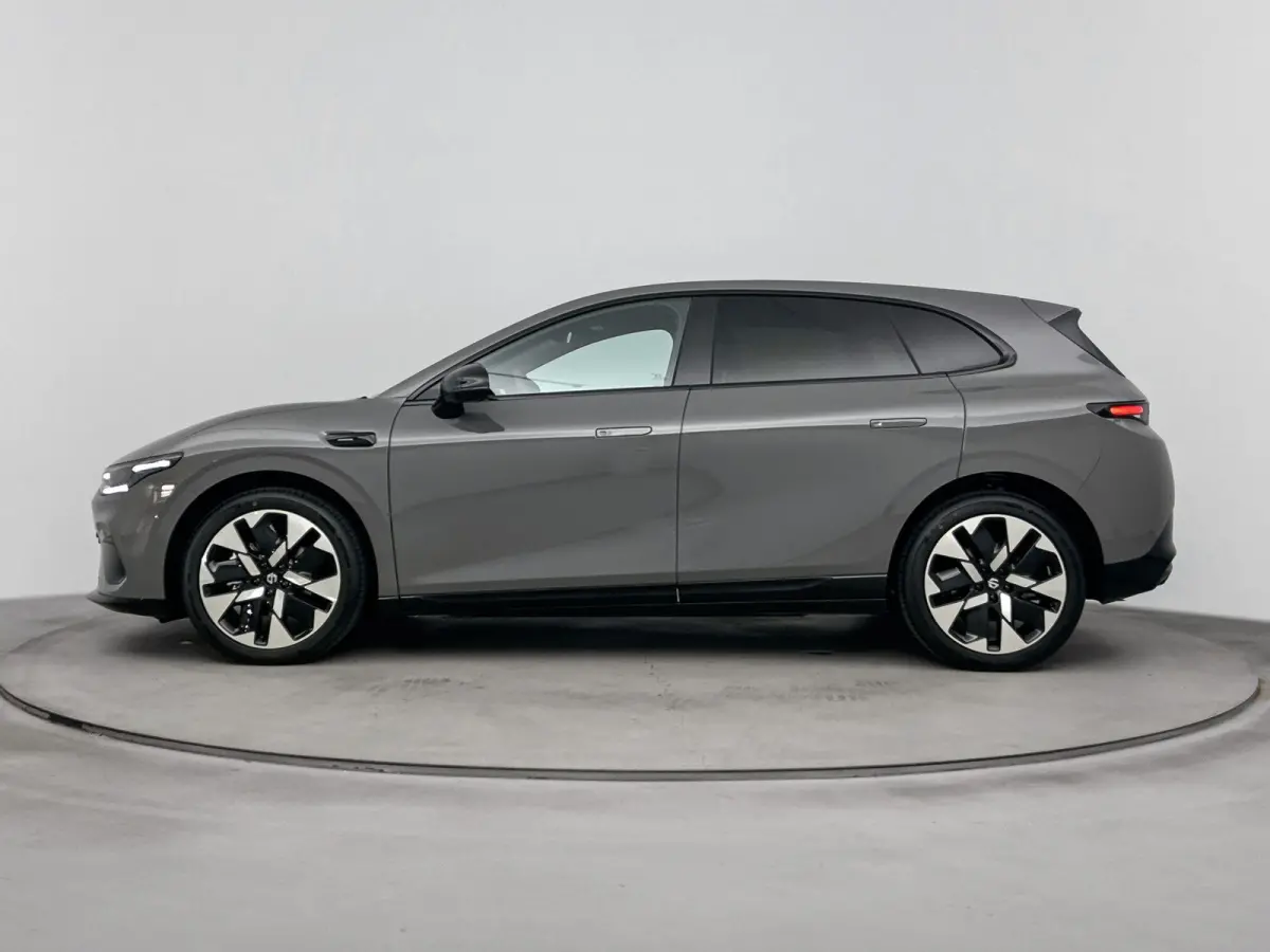 ProMax Design 67.1 kWh 218pk | Nieuw te bestellen | Leverbaar in meerdere kleuren | 481 km wltp actieradius | Navigatie | Panoramadak | 19" lichtmetalen velgen | Kunstlederen bekleding