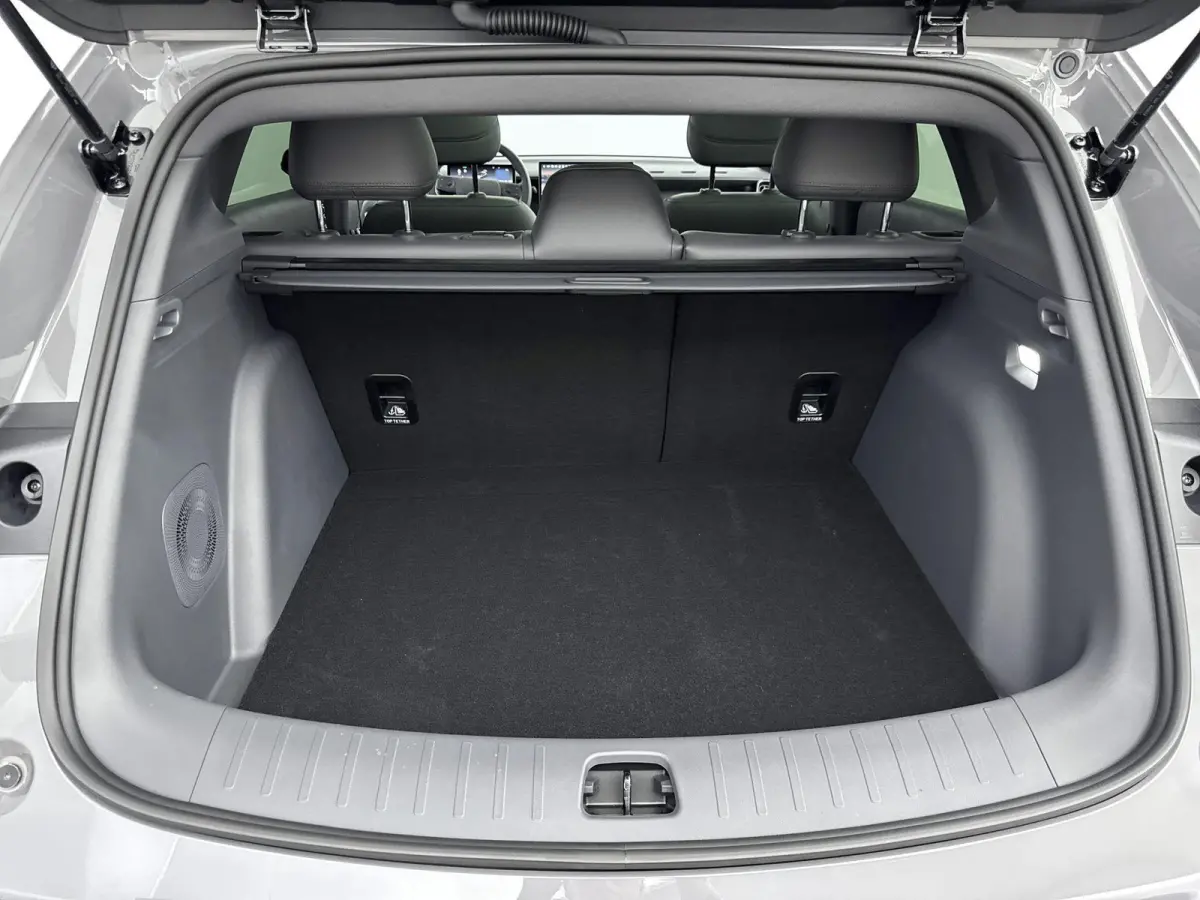 ProMax Design 67.1 kWh 218pk | Nieuw te bestellen | Leverbaar in meerdere kleuren | 481 km wltp actieradius | Navigatie | Panoramadak | 19" lichtmetalen velgen | Kunstlederen bekleding