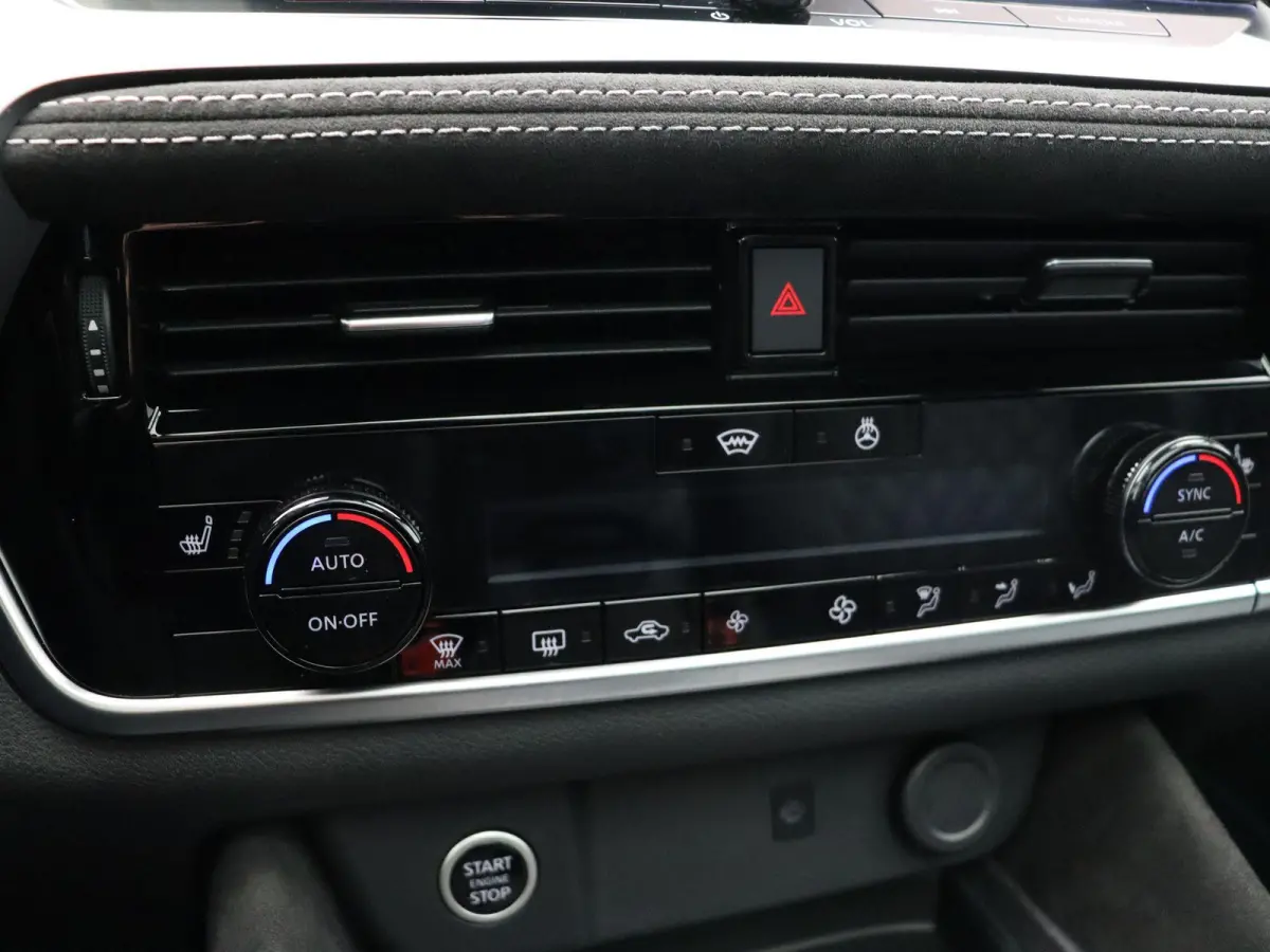 158pk MHEV Xtronic Tekna Plus | BOSE audio | Stoel, stuur en voorruitverwarming | Lederen bekleding | Elektrisch vertelbare voorstoelen | 360° camera | 20" LMV |