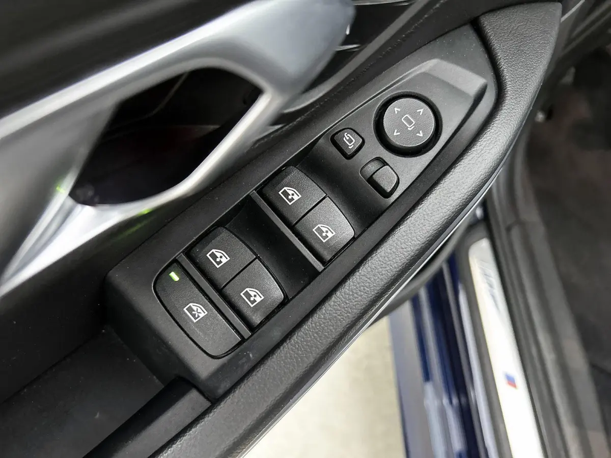 320e | M-SPORT | PANORAMADAK | STOELVERWARMING | NAVIGATIE | LEDER | ELEKTRISCHE ACHTERKLEP | ELEKTRISCHE STOEL |