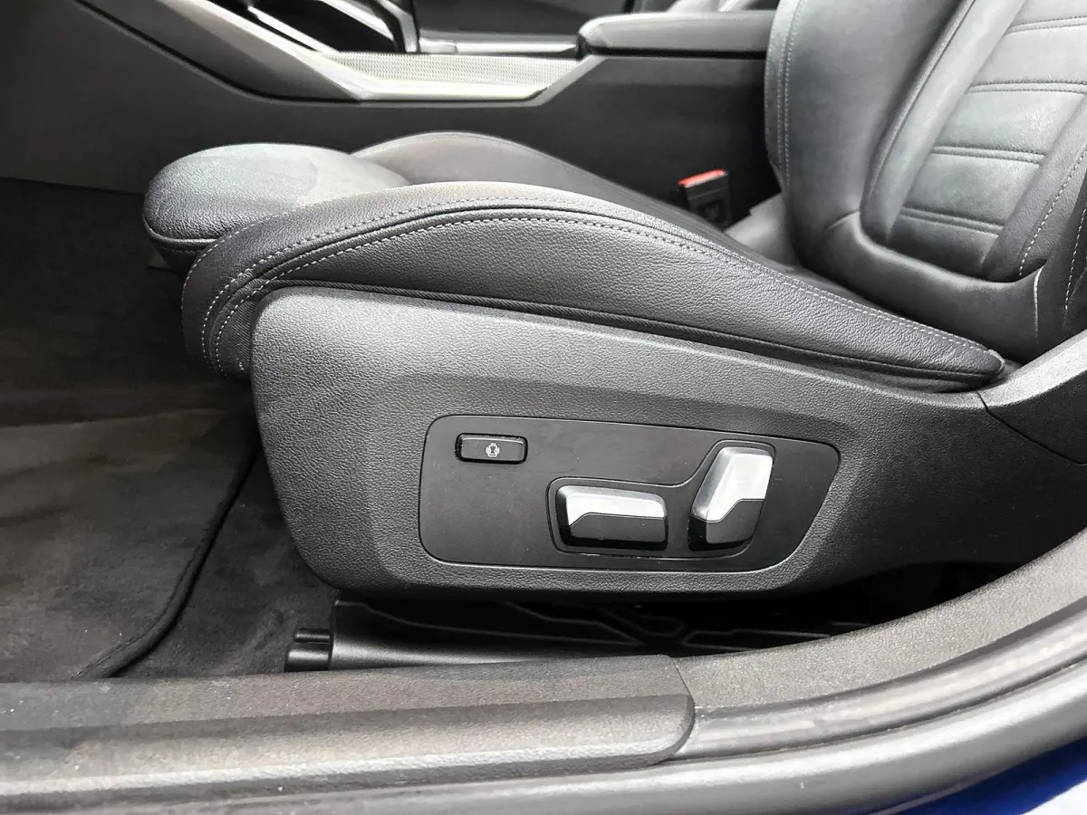 320e | M-SPORT | PANORAMADAK | STOELVERWARMING | NAVIGATIE | LEDER | ELEKTRISCHE ACHTERKLEP | ELEKTRISCHE STOEL |