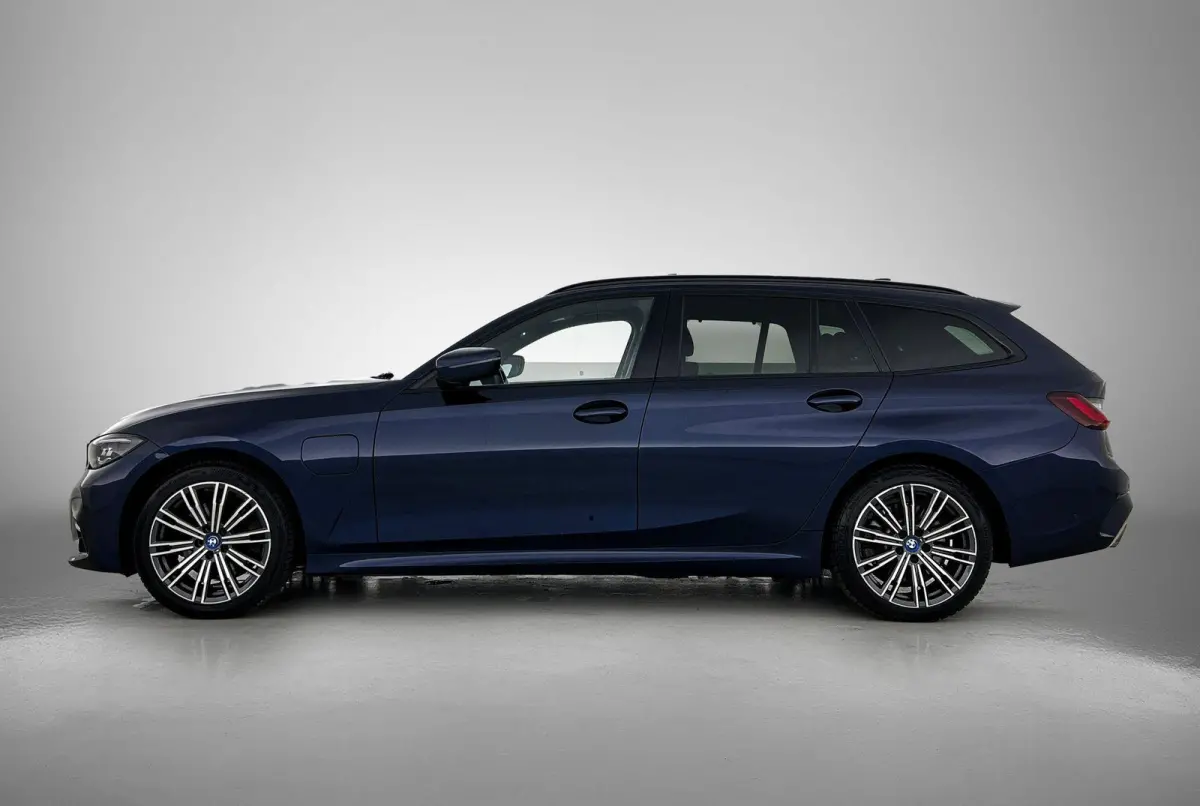 320e | M-SPORT | PANORAMADAK | STOELVERWARMING | NAVIGATIE | LEDER | ELEKTRISCHE ACHTERKLEP | ELEKTRISCHE STOEL |