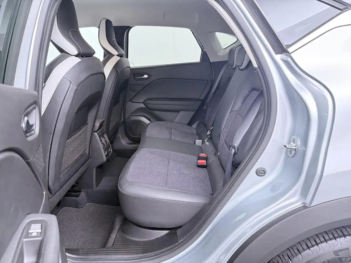 E-Tech Plug-in Hybrid 160 Intens | Automaat | Achteruitrijcamera | CarPlay | Trekhaak |
