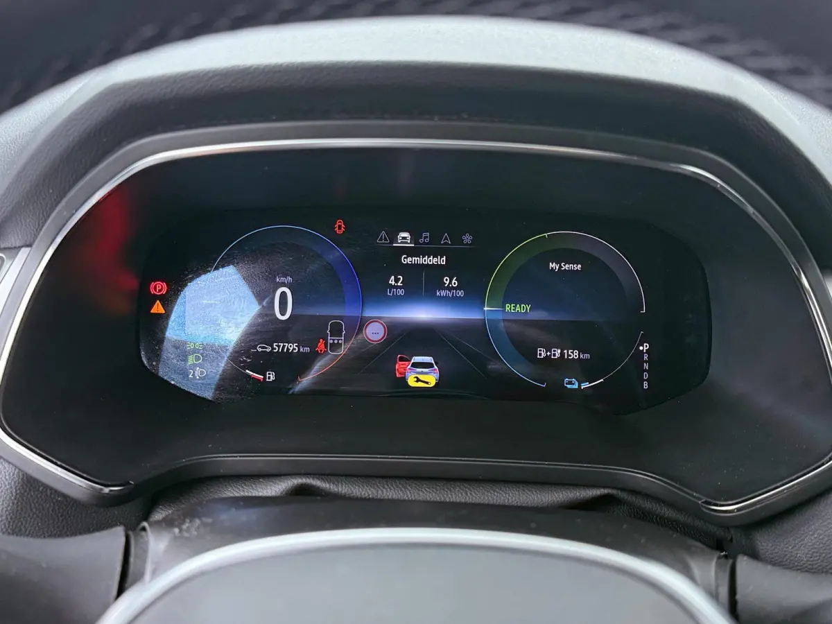 E-Tech Plug-in Hybrid 160 Intens | Automaat | Achteruitrijcamera | CarPlay | Trekhaak |