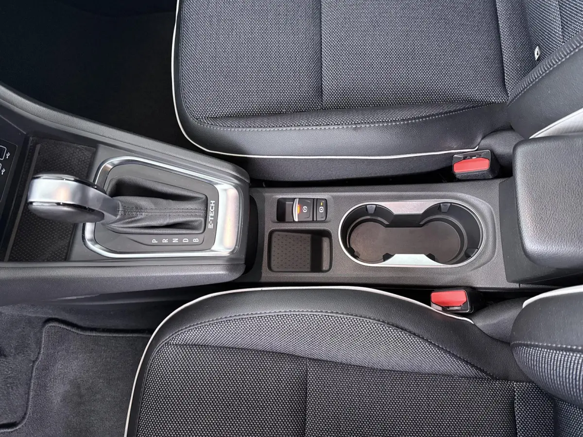 E-Tech Plug-in Hybrid 160 Intens | Automaat | Achteruitrijcamera | CarPlay | Trekhaak |