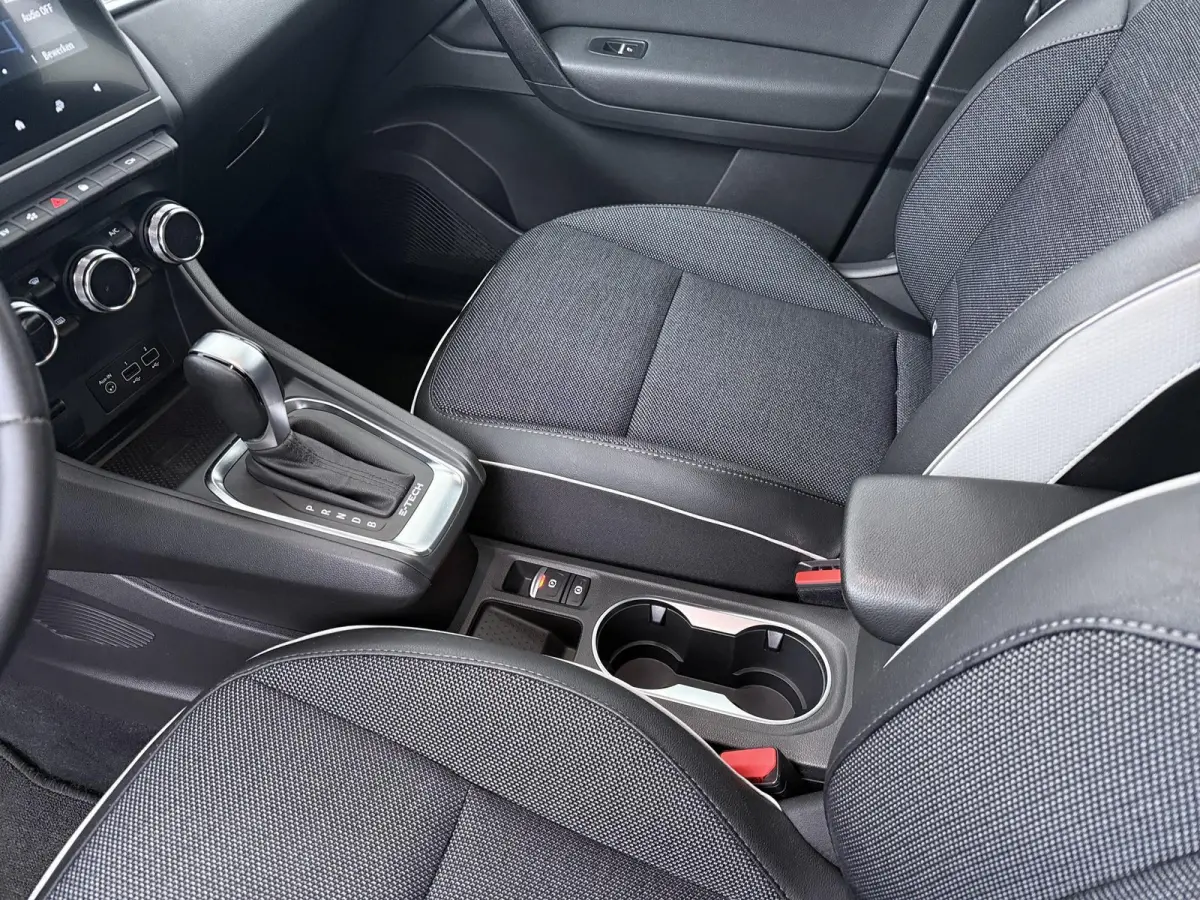 E-Tech Plug-in Hybrid 160 Intens | Automaat | Achteruitrijcamera | CarPlay | Trekhaak |