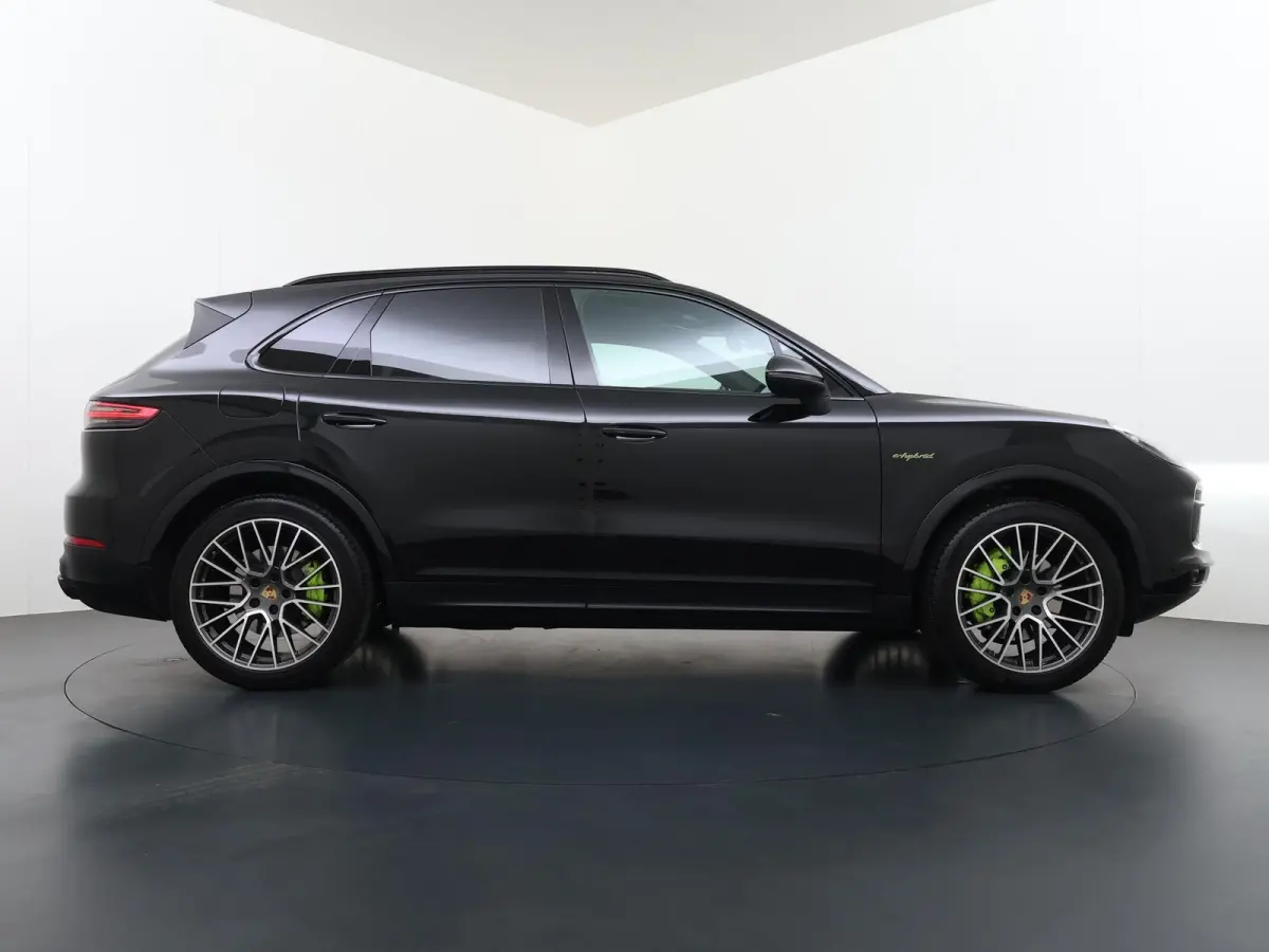 3.0 E-Hybrid Platinum Edition VAN:74.900,- VOOR:69.877,- UW HERFSTVOORDEEL:5.023,- MEM. SEATS | Luchtvering | pano | stoelverwarming + verkoeling | 360 camera | Bose | sportchrono | mega kna