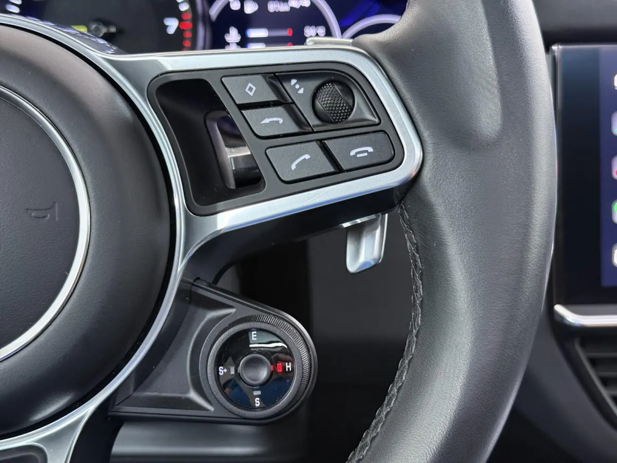 3.0 E-Hybrid Platinum Edition VAN:74.900,- VOOR:69.877,- UW HERFSTVOORDEEL:5.023,- MEM. SEATS | Luchtvering | pano | stoelverwarming + verkoeling | 360 camera | Bose | sportchrono | mega kna