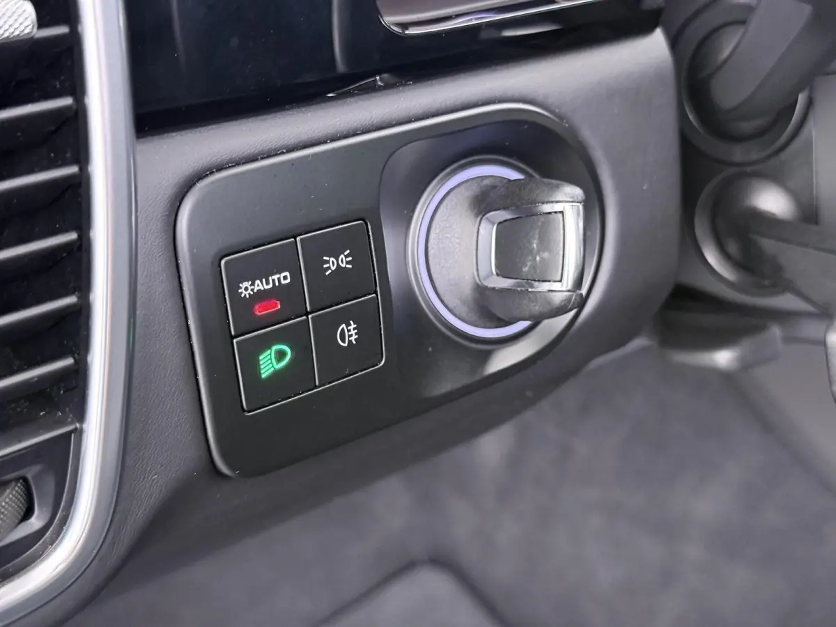 3.0 E-Hybrid Platinum Edition VAN:74.900,- VOOR:69.877,- UW HERFSTVOORDEEL:5.023,- MEM. SEATS | Luchtvering | pano | stoelverwarming + verkoeling | 360 camera | Bose | sportchrono | mega kna