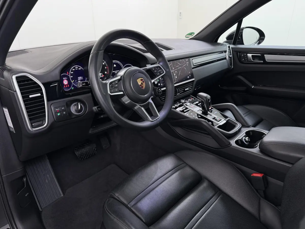3.0 E-Hybrid Platinum Edition VAN:74.900,- VOOR:69.877,- UW HERFSTVOORDEEL:5.023,- MEM. SEATS | Luchtvering | pano | stoelverwarming + verkoeling | 360 camera | Bose | sportchrono | mega kna