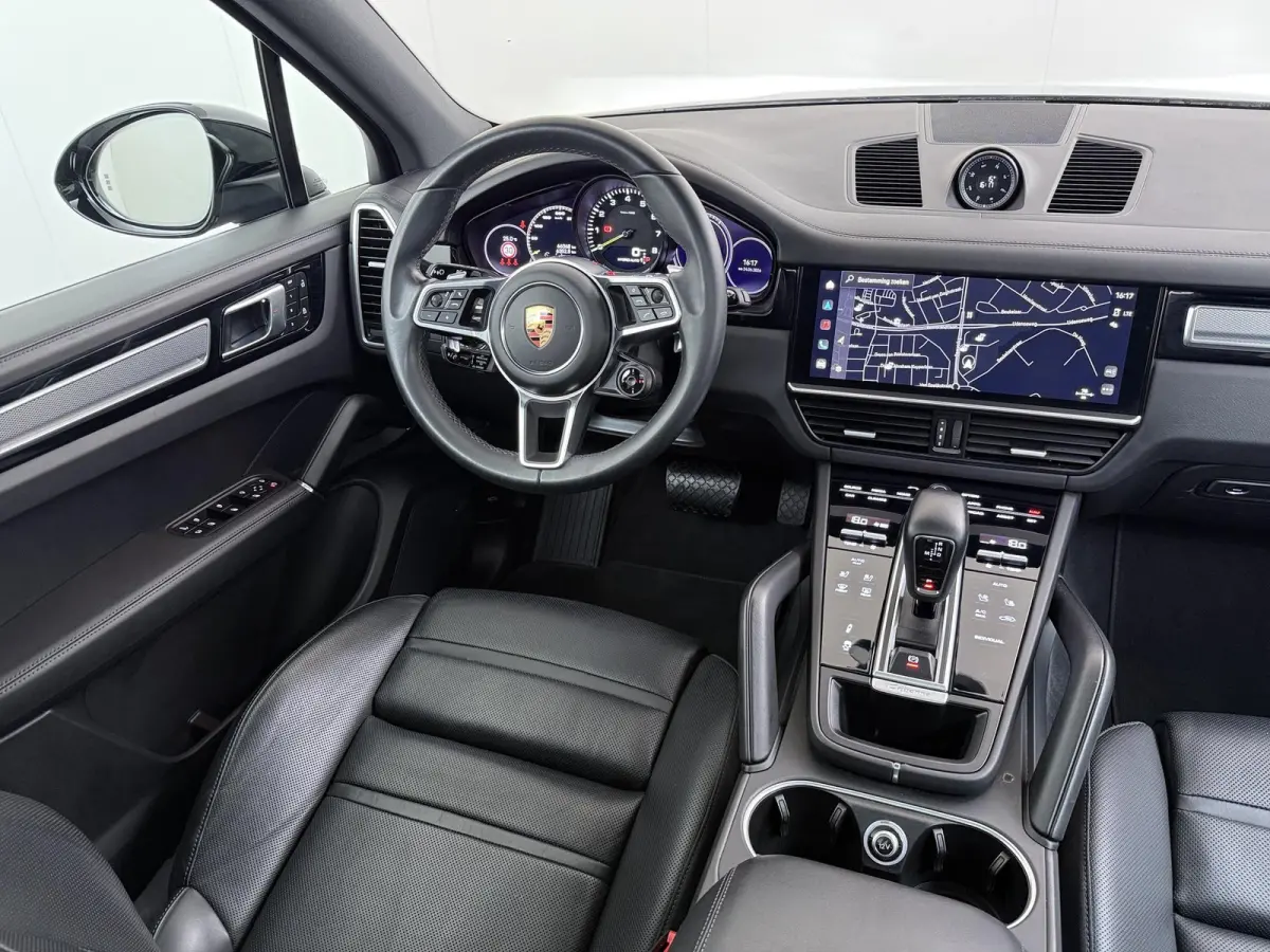3.0 E-Hybrid Platinum Edition VAN:74.900,- VOOR:69.877,- UW HERFSTVOORDEEL:5.023,- MEM. SEATS | Luchtvering | pano | stoelverwarming + verkoeling | 360 camera | Bose | sportchrono | mega kna