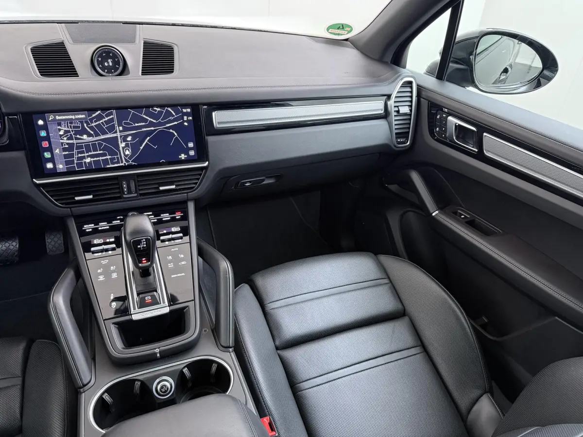 3.0 E-Hybrid Platinum Edition VAN:74.900,- VOOR:69.877,- UW HERFSTVOORDEEL:5.023,- MEM. SEATS | Luchtvering | pano | stoelverwarming + verkoeling | 360 camera | Bose | sportchrono | mega kna