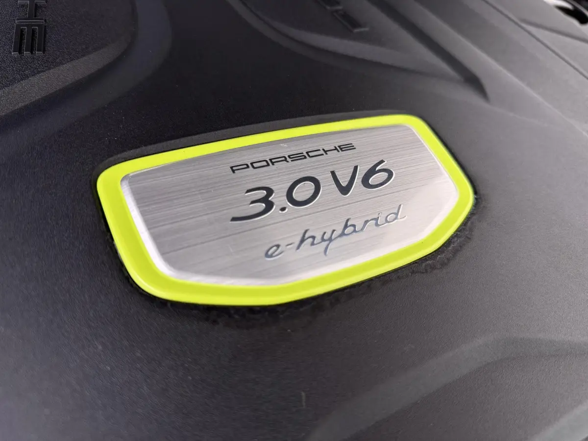 3.0 E-Hybrid Platinum Edition VAN:74.900,- VOOR:69.877,- UW HERFSTVOORDEEL:5.023,- MEM. SEATS | Luchtvering | pano | stoelverwarming + verkoeling | 360 camera | Bose | sportchrono | mega kna