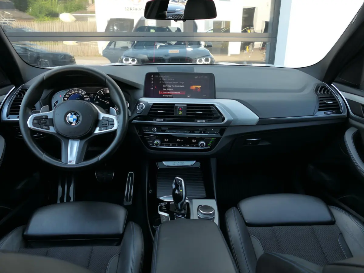xDrive30i M-Sport High Executive | Shadow line | Panoramadak | 360°-camera | Trekhaak uitklapbaar | Draadloze telefoonlader | Elektrische achterklep | Stoelverwarming | Groot multimediasche