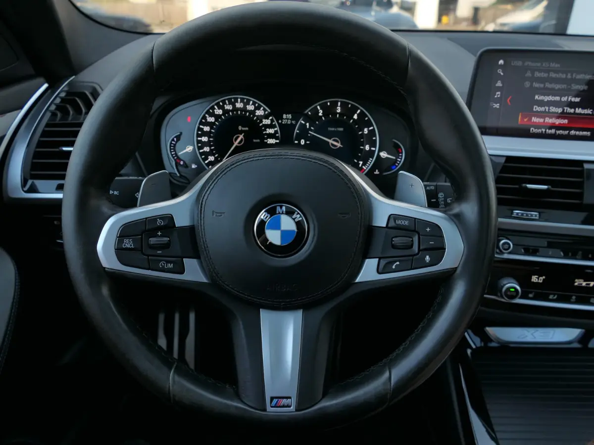 xDrive30i M-Sport High Executive | Shadow line | Panoramadak | 360°-camera | Trekhaak uitklapbaar | Draadloze telefoonlader | Elektrische achterklep | Stoelverwarming | Groot multimediasche
