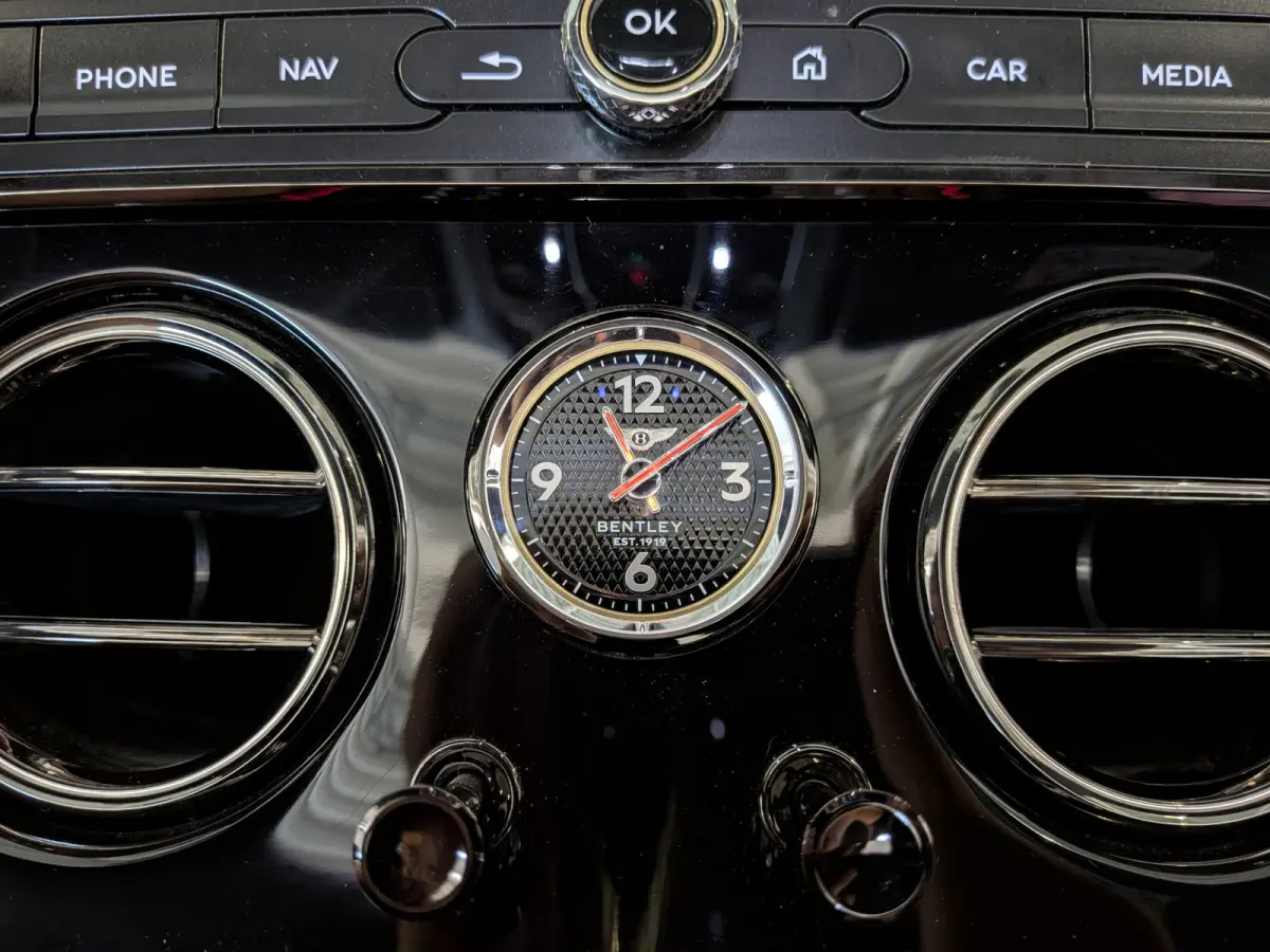 4.0 V8 Hybrid Mulliner First 1 Edition