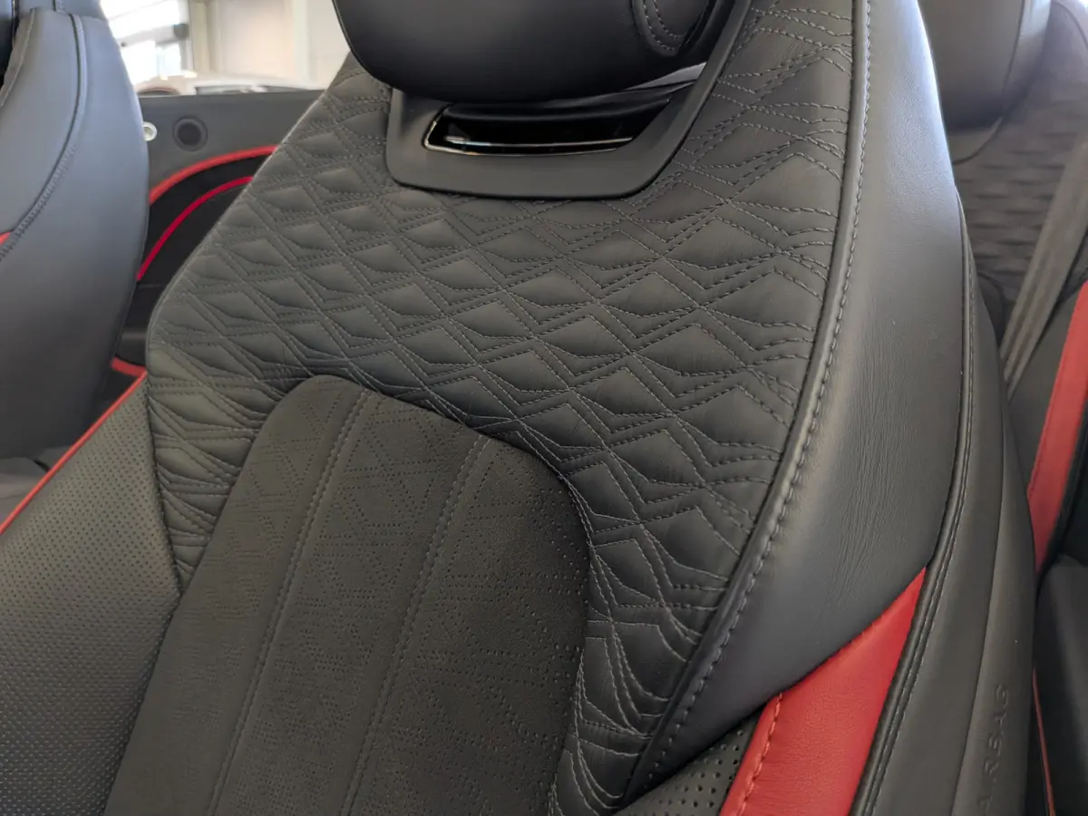 4.0 V8 Hybrid Mulliner First 1 Edition