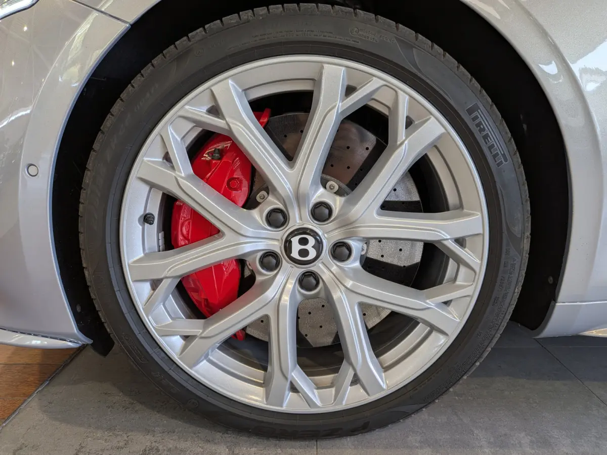 4.0 V8 Hybrid Mulliner First 1 Edition