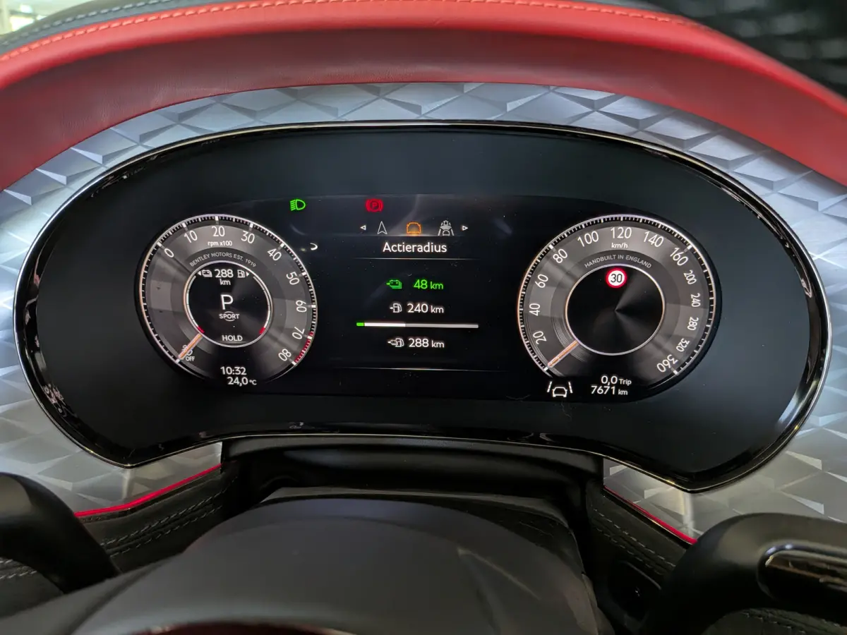4.0 V8 Hybrid Mulliner First 1 Edition