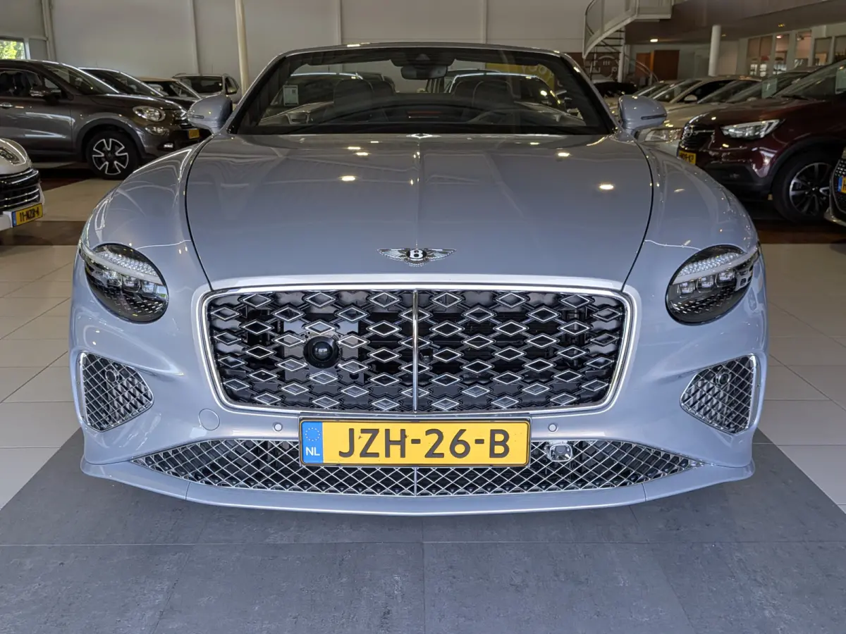 4.0 V8 Hybrid Mulliner First 1 Edition