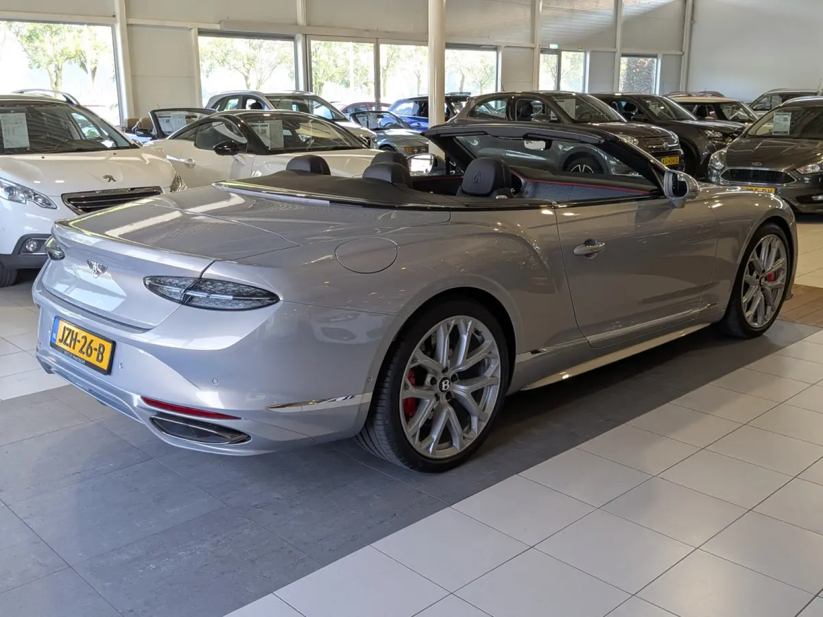 4.0 V8 Hybrid Mulliner First 1 Edition