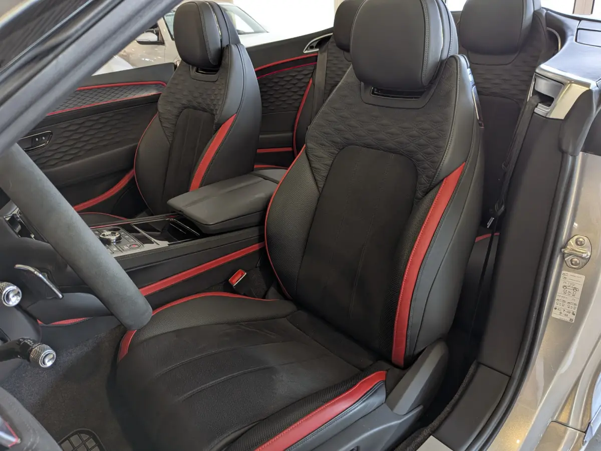 4.0 V8 Hybrid Mulliner First 1 Edition