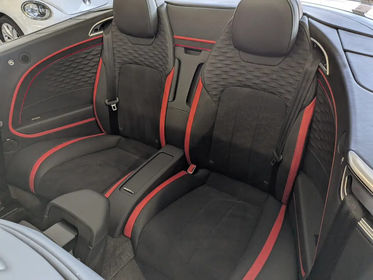 4.0 V8 Hybrid Mulliner First 1 Edition