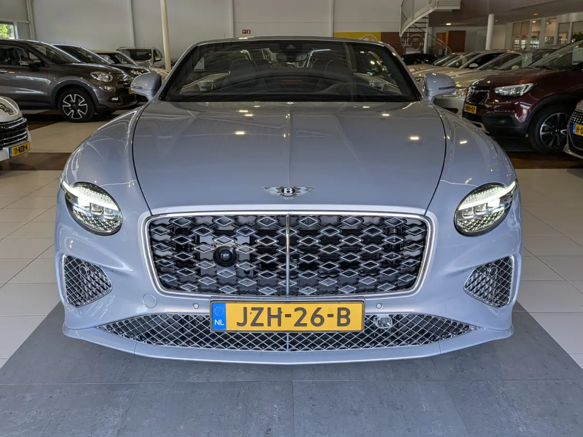 4.0 V8 Hybrid Mulliner First 1 Edition