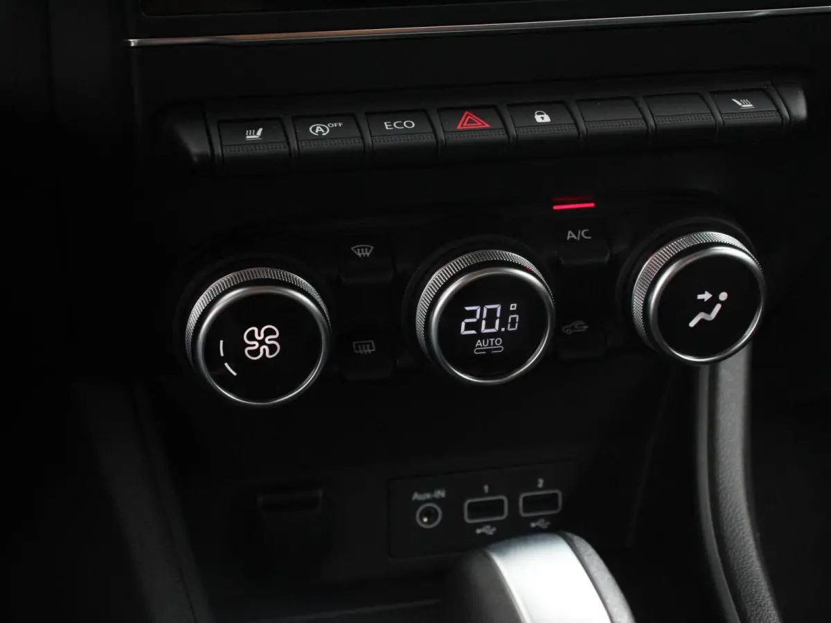 1.0 TCe 100 Zen Navigatie Cruise Control Lane Assist Stoelverwarming Parkeersensoren Spiegel Pakket