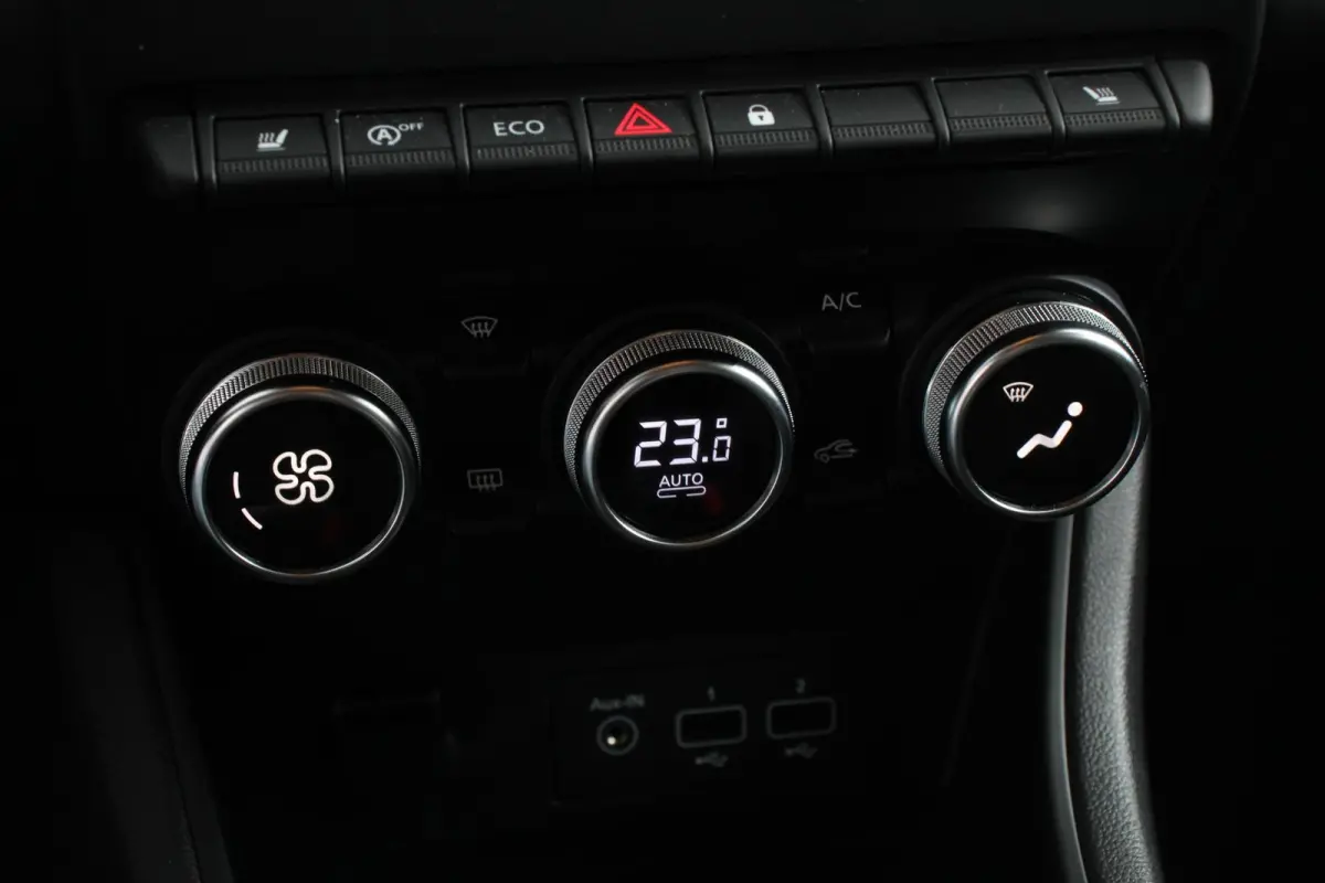 1.0 TCe 100 Zen Navigatie Cruise Control Lane Assist Stoelverwarming Parkeersensoren Spiegel Pakket