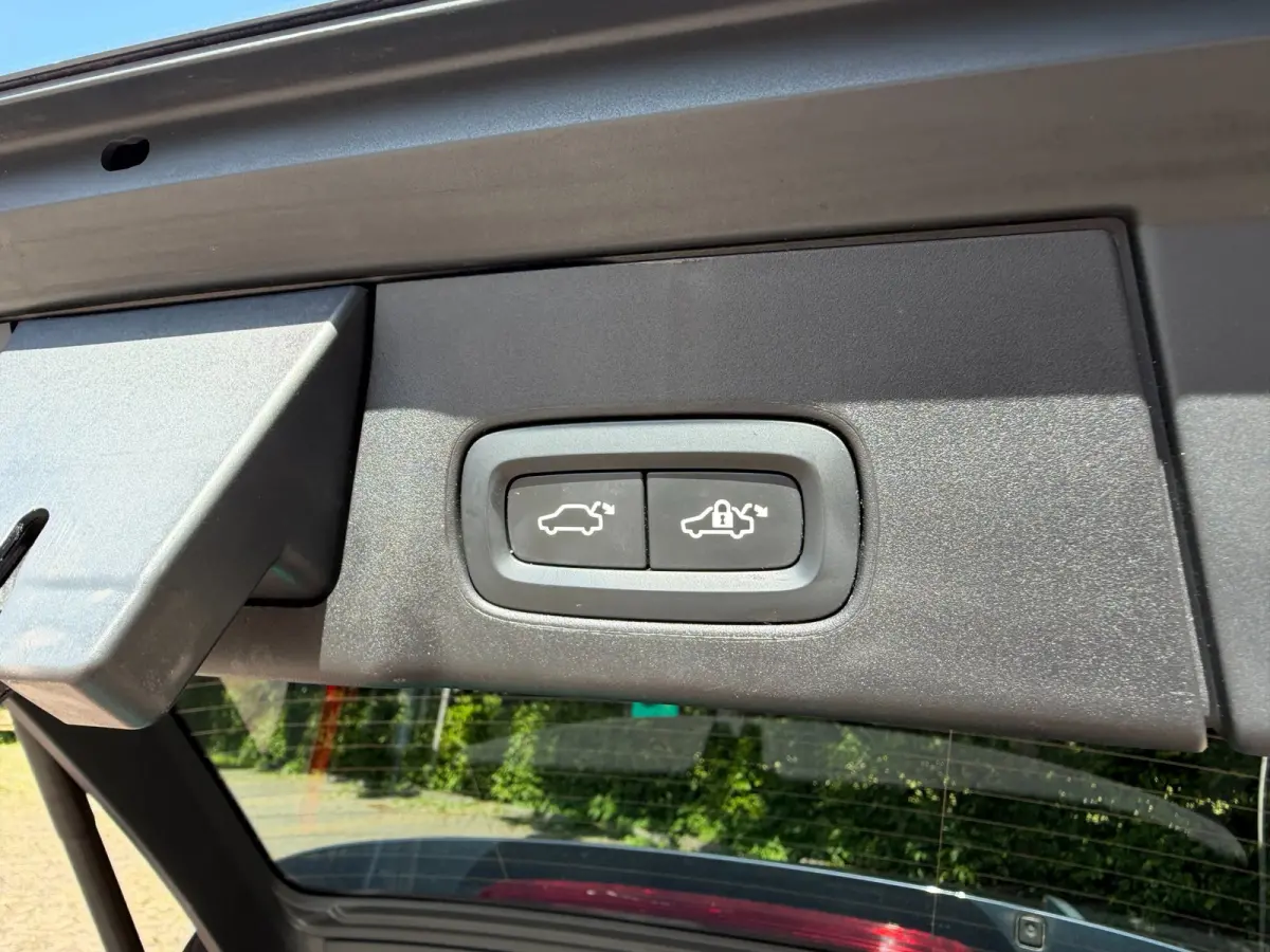 2.0 T5 AWD PRO 250PK Cross Country, Trekhaak 2400kg, BLISS, Pilot Assist, CarPlay