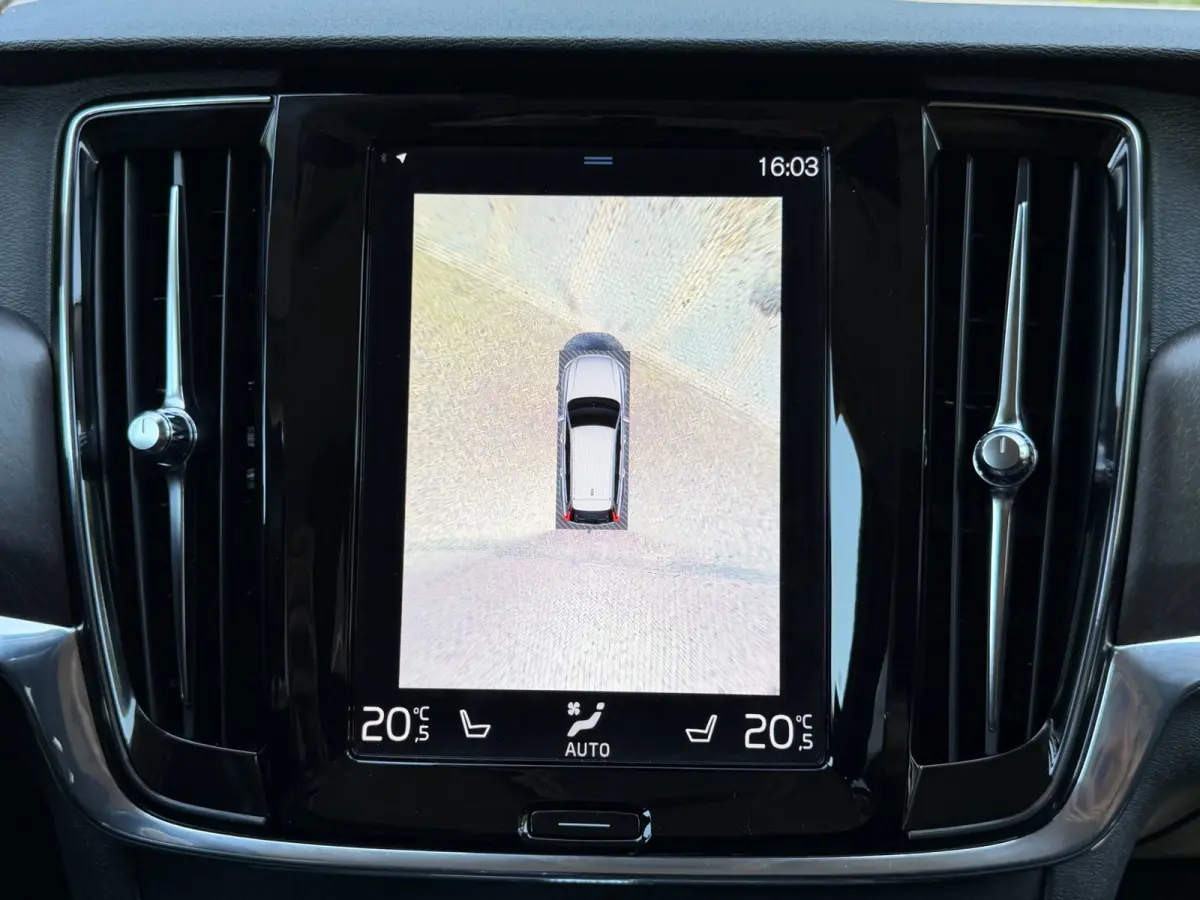 2.0 T5 AWD PRO 250PK Cross Country, Trekhaak 2400kg, BLISS, Pilot Assist, CarPlay