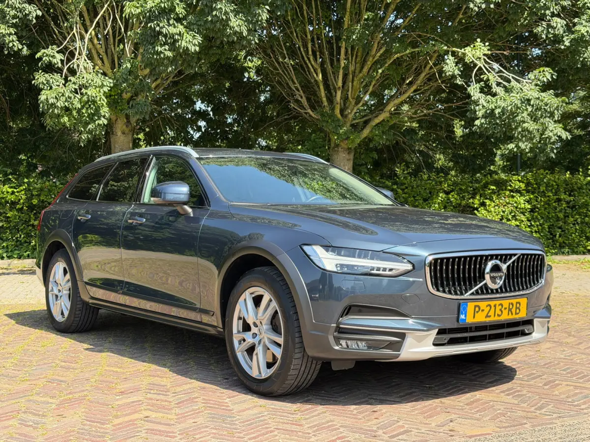 2.0 T5 AWD PRO 250PK Cross Country, Trekhaak 2400kg, BLISS, Pilot Assist, CarPlay