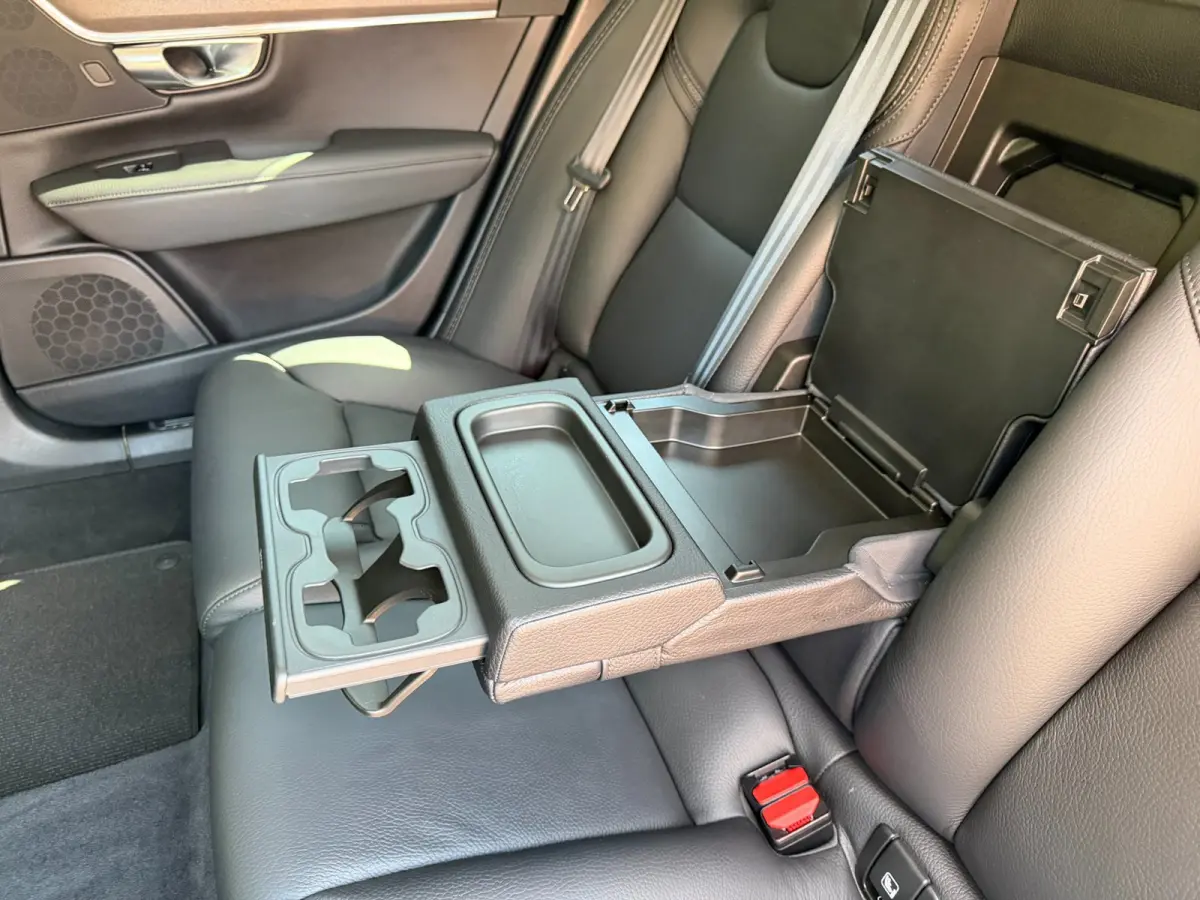 2.0 T5 AWD PRO 250PK Cross Country, Trekhaak 2400kg, BLISS, Pilot Assist, CarPlay