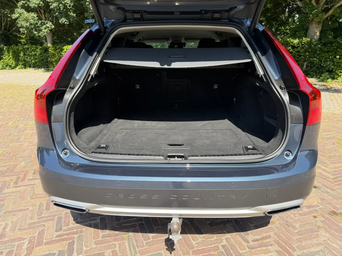 2.0 T5 AWD PRO 250PK Cross Country, Trekhaak 2400kg, BLISS, Pilot Assist, CarPlay