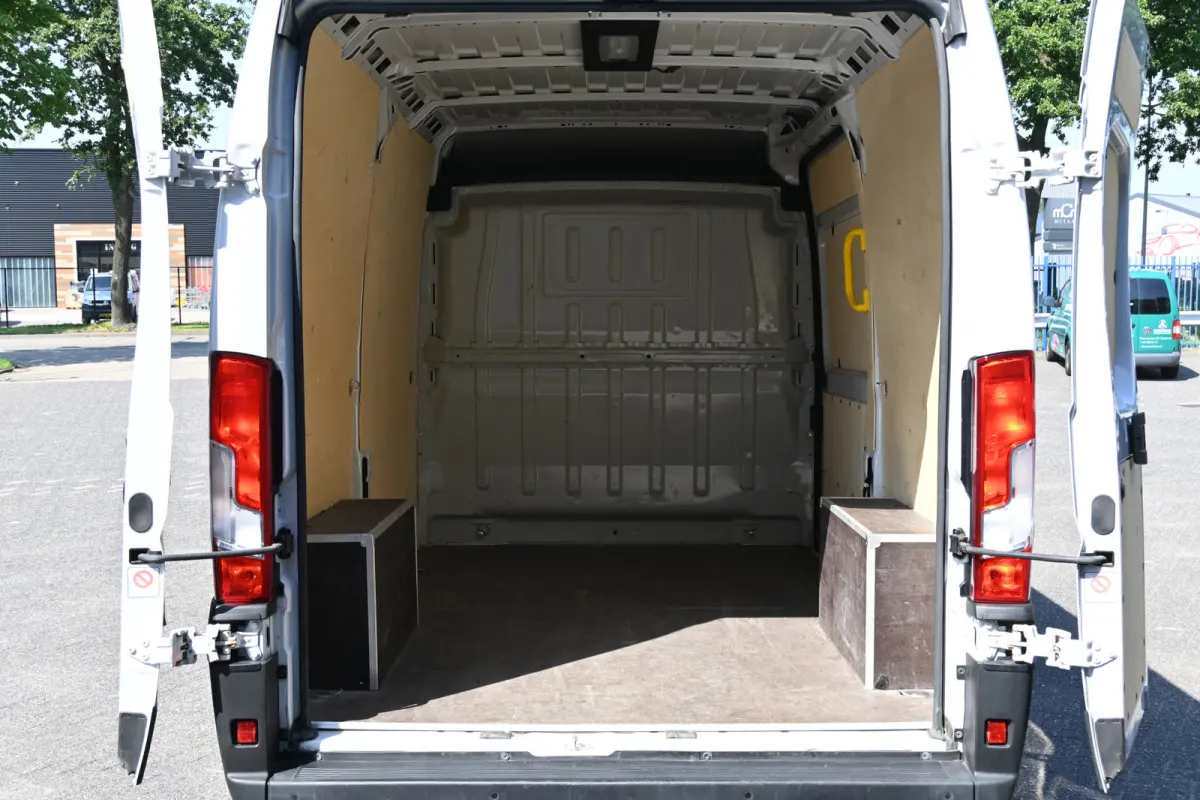 L2H2 2.2 MultiJet 140 pk 3.5t Camera, Cruise control, 270 Graden deuren