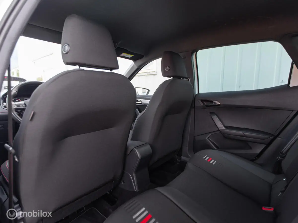 1.0 TSI FR Business Intense|Orig. NL|Handgeschakeld|Carplay|Camera|Led|Adapt. cruise|