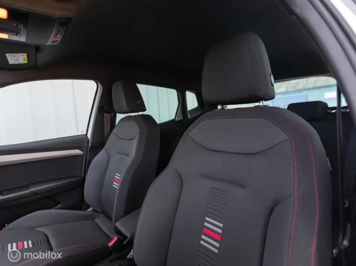 1.0 TSI FR Business Intense|Orig. NL|Handgeschakeld|Carplay|Camera|Led|Adapt. cruise|