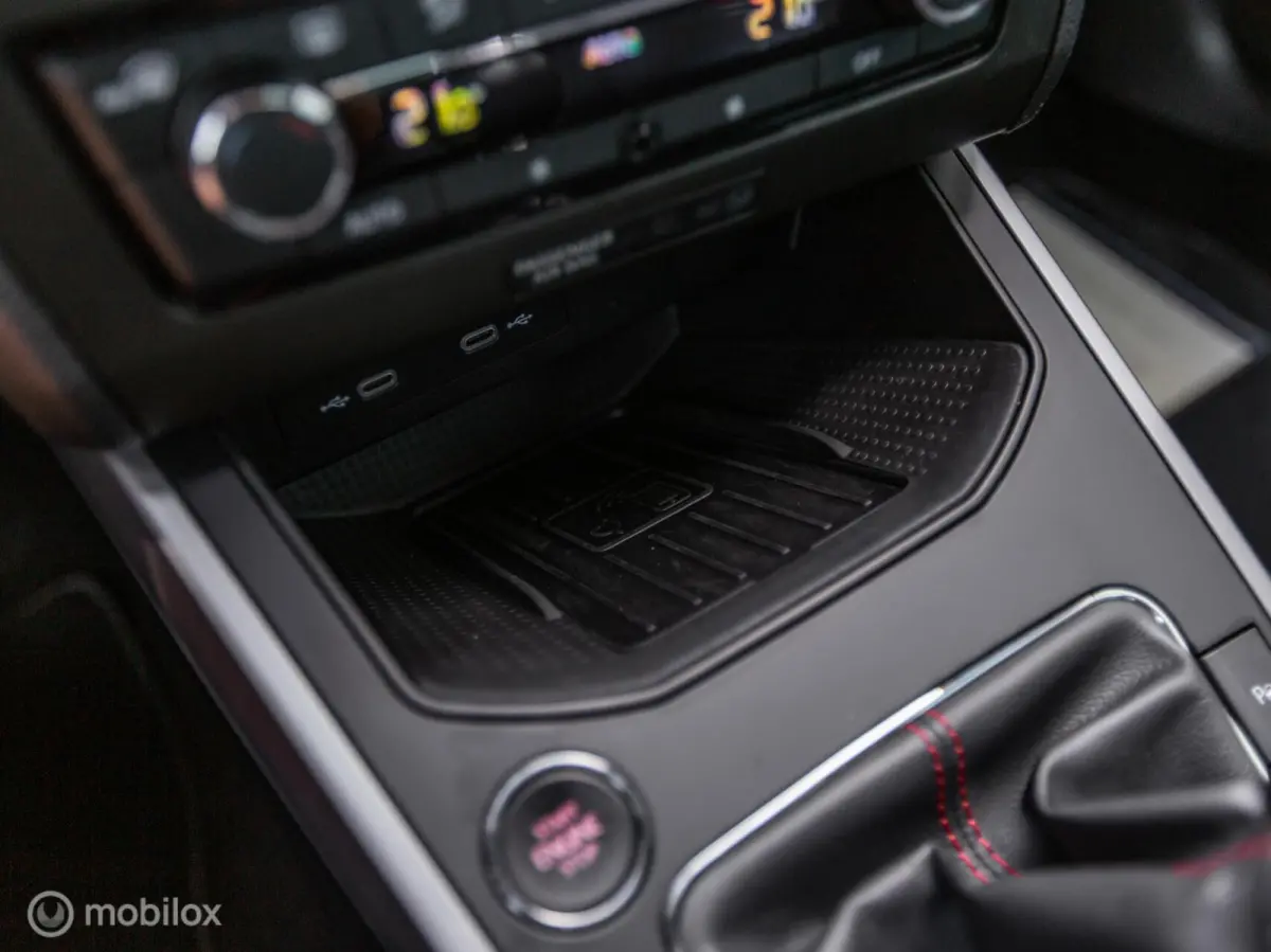 1.0 TSI FR Business Intense|Orig. NL|Handgeschakeld|Carplay|Camera|Led|Adapt. cruise|