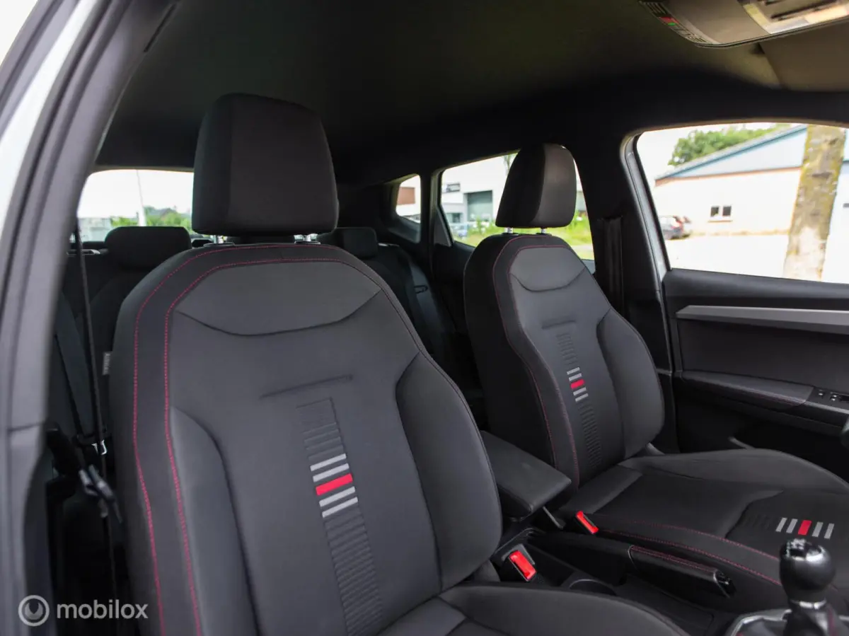 1.0 TSI FR Business Intense|Orig. NL|Handgeschakeld|Carplay|Camera|Led|Adapt. cruise|