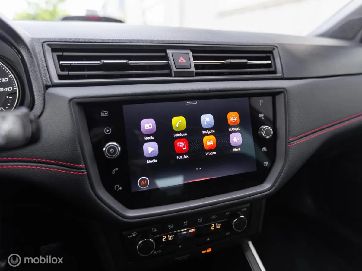 1.0 TSI FR Business Intense|Orig. NL|Handgeschakeld|Carplay|Camera|Led|Adapt. cruise|